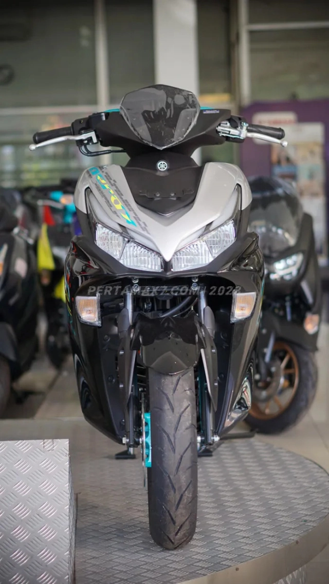 Cận cảnh aerox 2024 có giá bán rẻ hơn nvx việt nam chỉ từ 43 triệu đồng