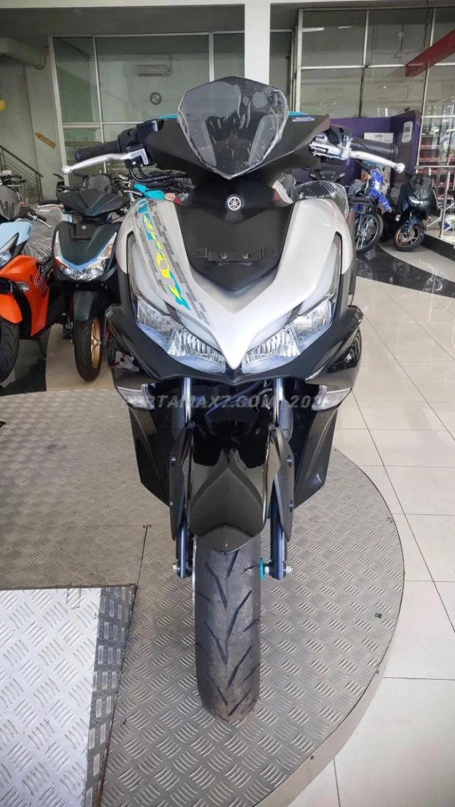 Cận cảnh aerox 2024 có giá bán rẻ hơn nvx việt nam chỉ từ 43 triệu đồng