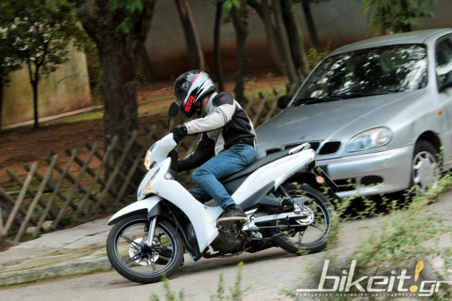 Cận cảnh cryton s 2024 khá giống yamaha finn có giá bán hơn 60 triệu đồng