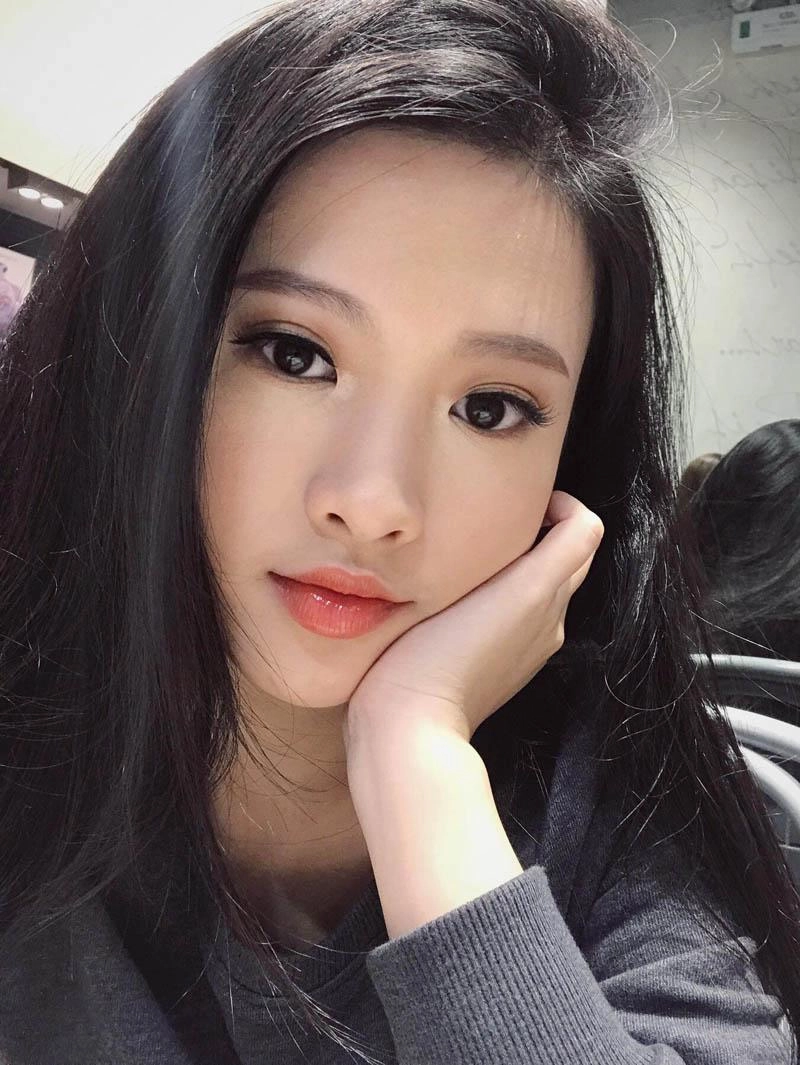Cận cảnh nhan sắc xinh như mộng của cô nàng được huyền baby tặng người yêu