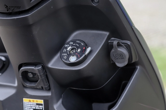 Cận cảnh yamaha axisz - giá bán không hề rẻ nhưng trang bị toàn hàng tối cổ