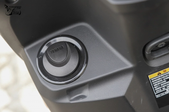 Cận cảnh yamaha axisz - giá bán không hề rẻ nhưng trang bị toàn hàng tối cổ