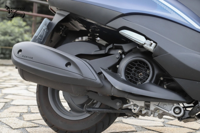 Cận cảnh yamaha axisz - giá bán không hề rẻ nhưng trang bị toàn hàng tối cổ