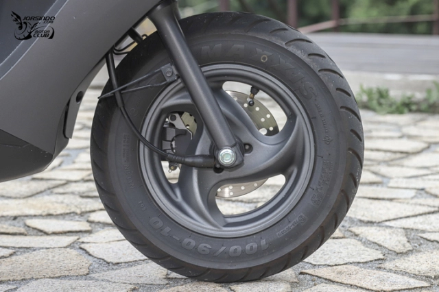 Cận cảnh yamaha axisz - giá bán không hề rẻ nhưng trang bị toàn hàng tối cổ