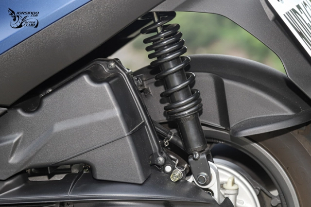 Cận cảnh yamaha axisz - giá bán không hề rẻ nhưng trang bị toàn hàng tối cổ