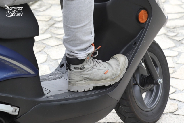 Cận cảnh yamaha axisz - giá bán không hề rẻ nhưng trang bị toàn hàng tối cổ