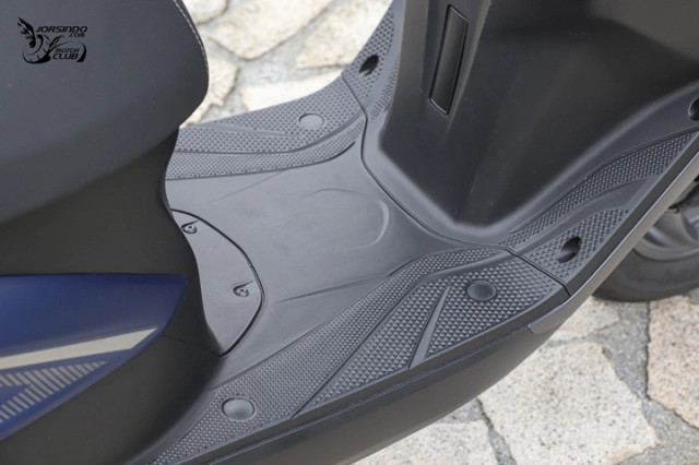 Cận cảnh yamaha axisz - giá bán không hề rẻ nhưng trang bị toàn hàng tối cổ