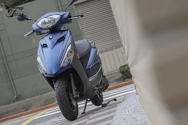 Cận cảnh yamaha axisz - giá bán không hề rẻ nhưng trang bị toàn hàng tối cổ