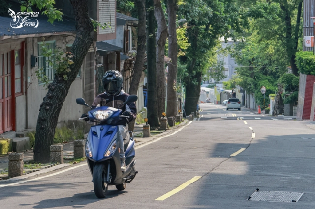 Cận cảnh yamaha axisz - giá bán không hề rẻ nhưng trang bị toàn hàng tối cổ