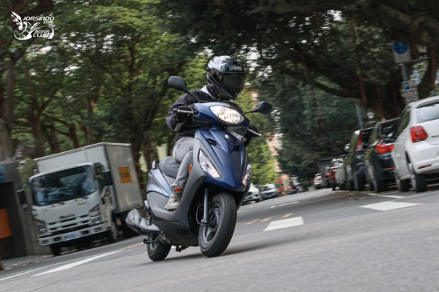 Cận cảnh yamaha axisz - giá bán không hề rẻ nhưng trang bị toàn hàng tối cổ