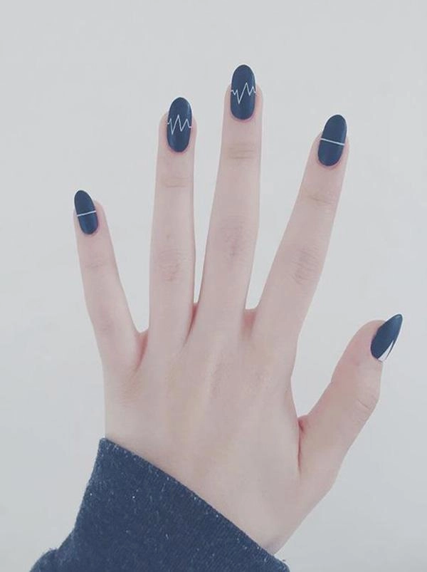 Cập nhật 12 mẫu nail đẹp sưởi ấm mọi ánh nhìn trong những ngày thu - đông