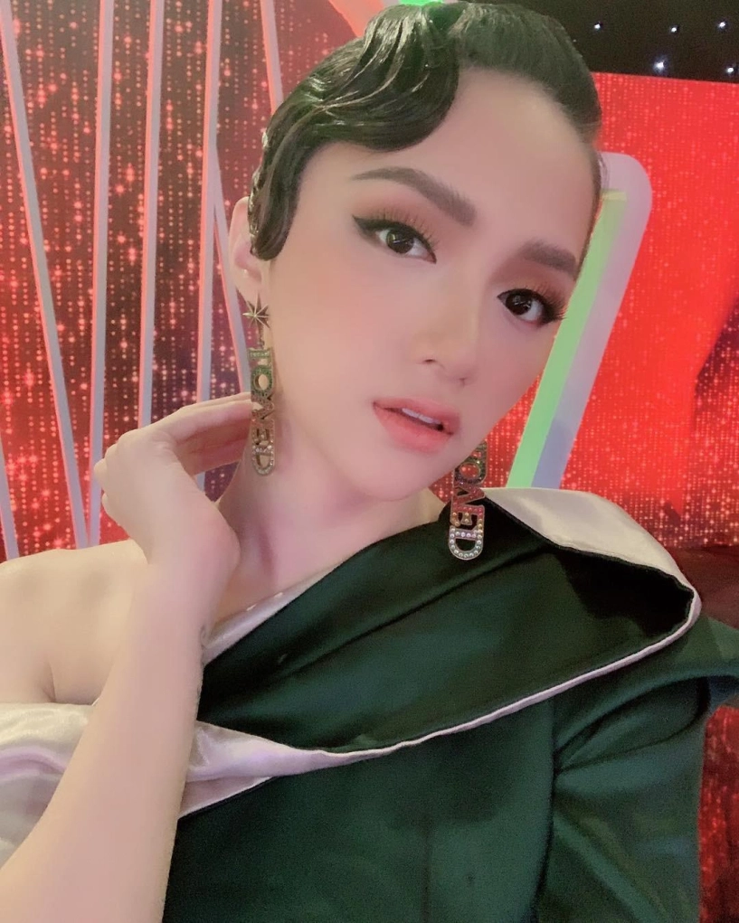 cắt phăng mái tóc dài hoa hậu hương giang tuyên bố đổi sang hình tượng tomboy cá tính