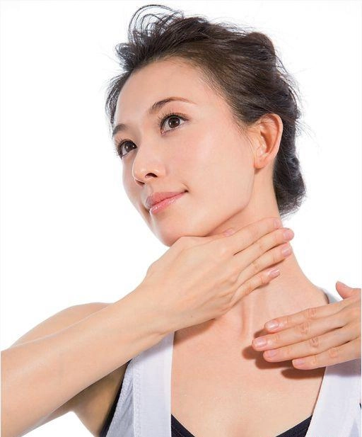 Chăm sóc da mặt nhưng bỏ qua vùng da này thì đừng hỏi sao bạn ngày càng già đi