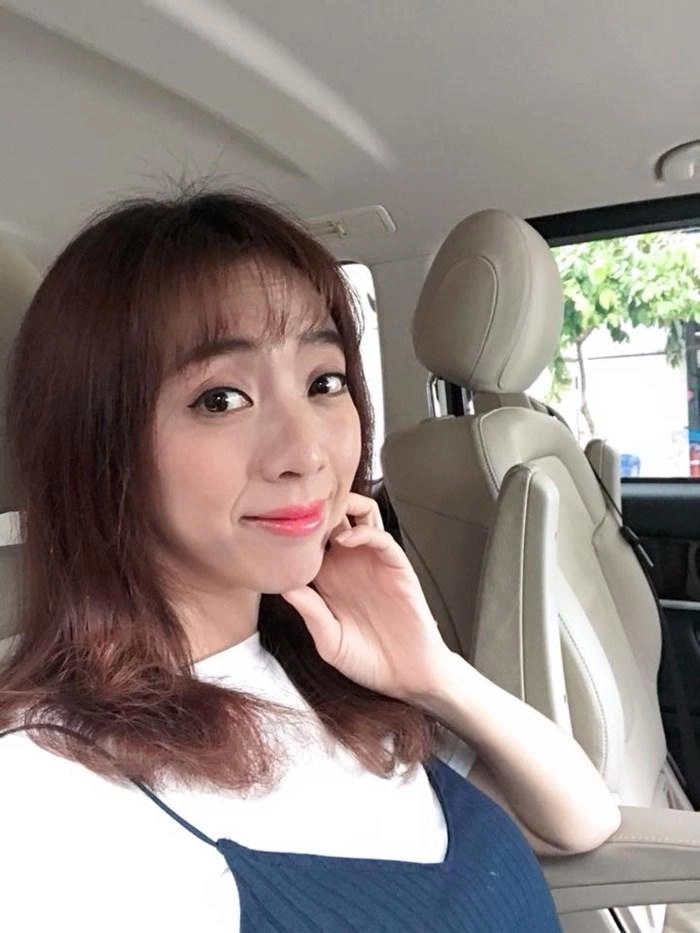 Chẳng cần đề tên trên bảng vàng làng hài cũng có những hoa hậu đầy hương sắc