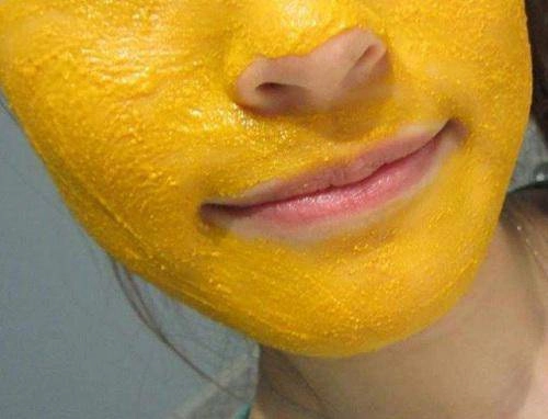 Chạy ra chợ mua nắm rau má về xay nhuyễn rồi đắp lên mặt sẹo lõm đến mấy cũng khỏi