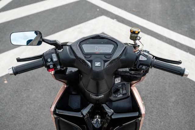 Chia sẻ với ae chiếc vario độ tâm huyết của biker đồng tháp nổi bật mỗi khi xuống phố