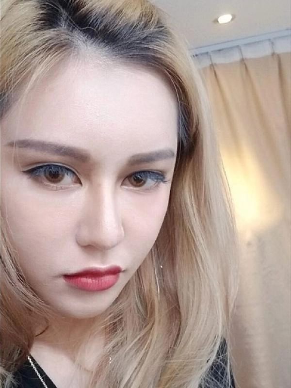 Chiều lòng bạn trai mỹ nhân hồng kông trải qua 30 cuộc phẫu thuật thẩm mỹ đầy đau đớn