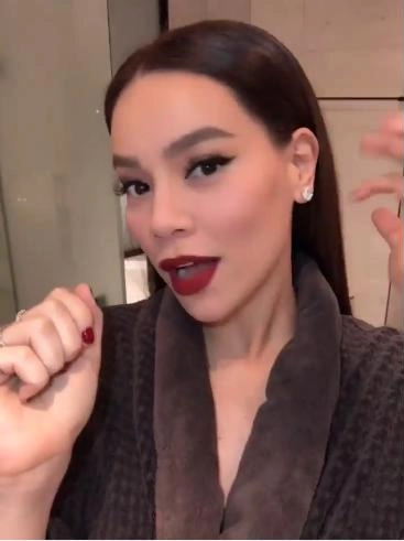 Chuyên gia đi vắng hồ ngọc hà đích thân trang điểm tiện thể đáp trả tin đồn dao kéo
