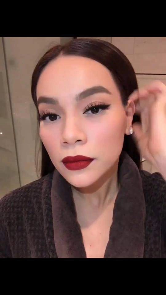 Chuyên gia đi vắng hồ ngọc hà đích thân trang điểm tiện thể đáp trả tin đồn dao kéo