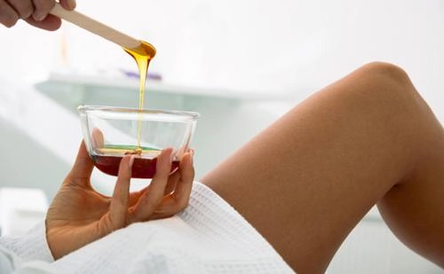 Có 2 cách triệt lông chân chưa đến 10 ngàn đồng này nàng tha hồ diện bikini chào hè nhé
