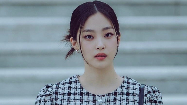 cô mèo có visual sang chảnh được so sánh với jennie lên phim đã đẹp đời thường còn ăn mặc tinh tế khó rời mắt