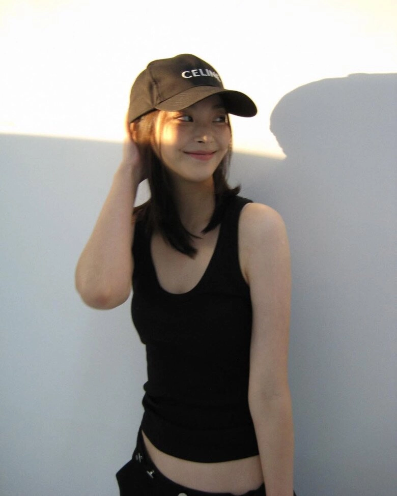 cô mèo có visual sang chảnh được so sánh với jennie lên phim đã đẹp đời thường còn ăn mặc tinh tế khó rời mắt