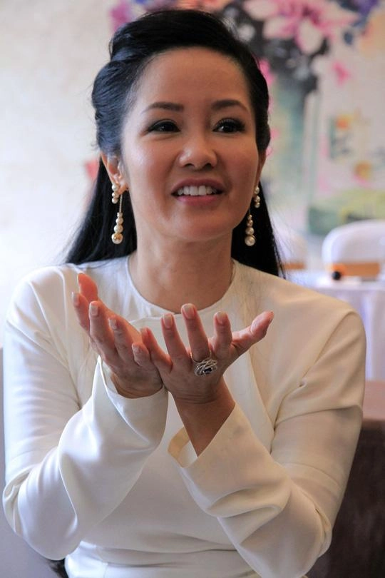 Có thật đây là diva hồng nhung chuyện gì đã xảy ra với nhan sắc người đẹp này vậy