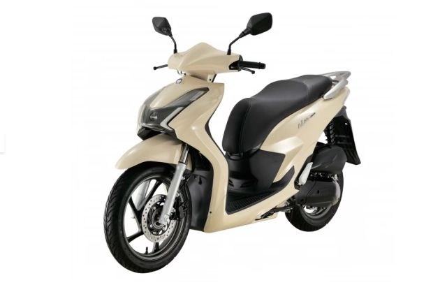 Cực sốc khi thấy bản sao của honda sh125i nhưng sở hữu sức mạnh ăn đứt bản gốc