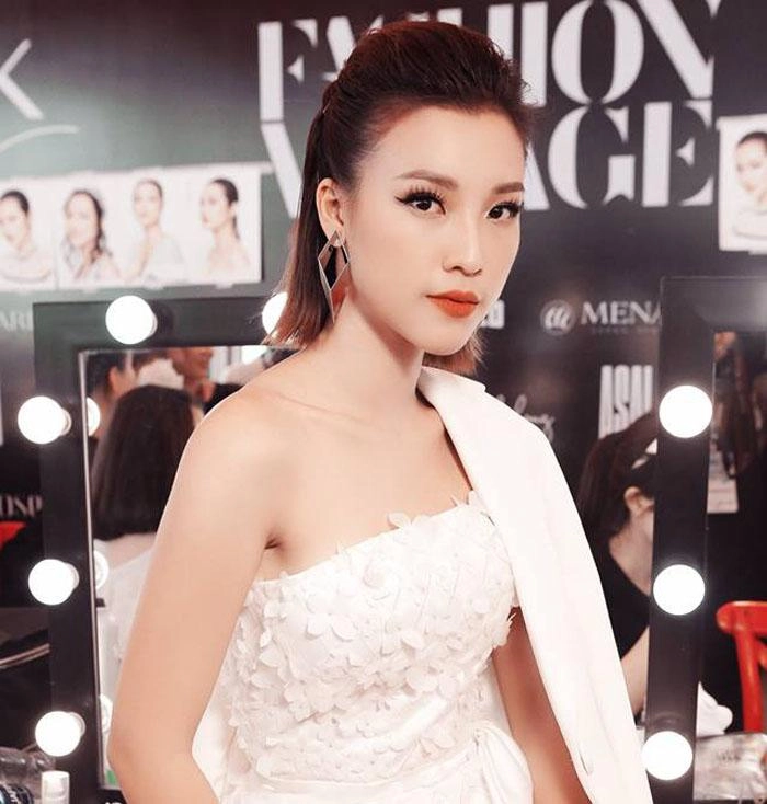Cùng 1 sự kiện minh tú vào top sao đẹp mai ngô bị chê kém sắc