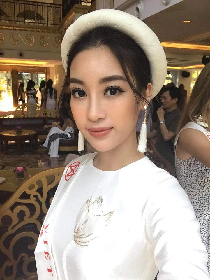 Cũng tự tay trang điểm tại miss world lan khuê đỗ mỹ linh lại chẳng sánh lại tiểu vy vì