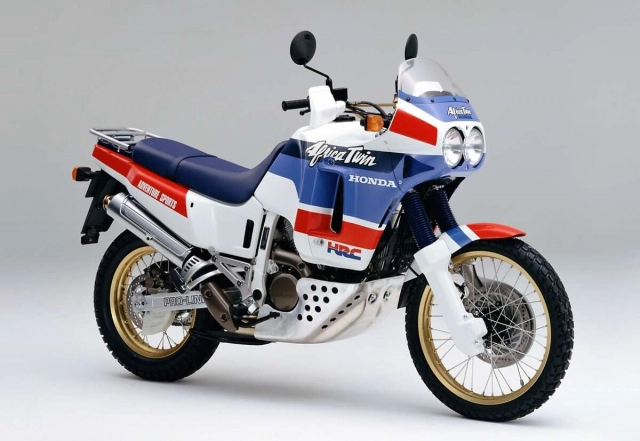 Cùng xem honda crf1100l africa twin 2025 mới sở hữu đồ họa tham chiếu từ quá khứ