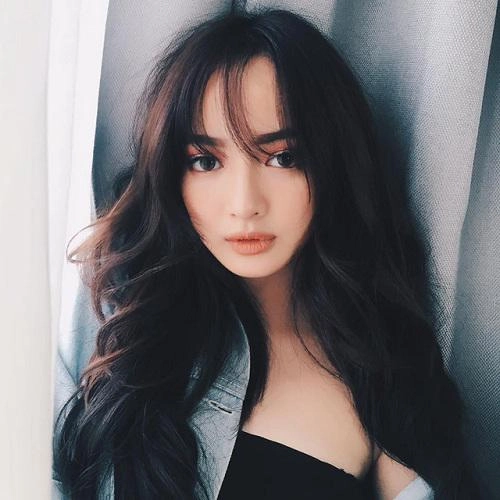 Dáng không chuẩn như người mẫu nhưng độ sexy của các mỹ nhân này giành hết phần thiên hạ