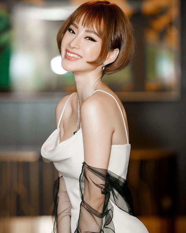 Danh hiệu nữ hoàng thảm đỏ có gọi tên angela phương trinh vì lý do này