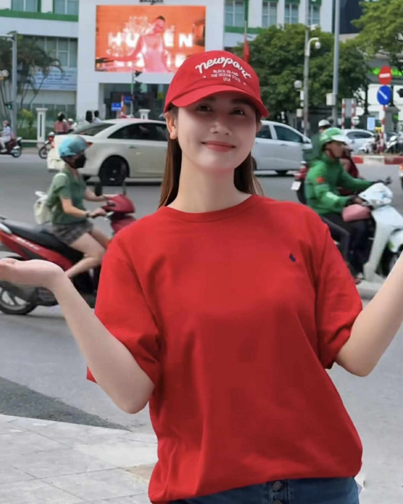 dâu hào môn hương liên gây sốt khi bắt mốt áo giàu ngầm