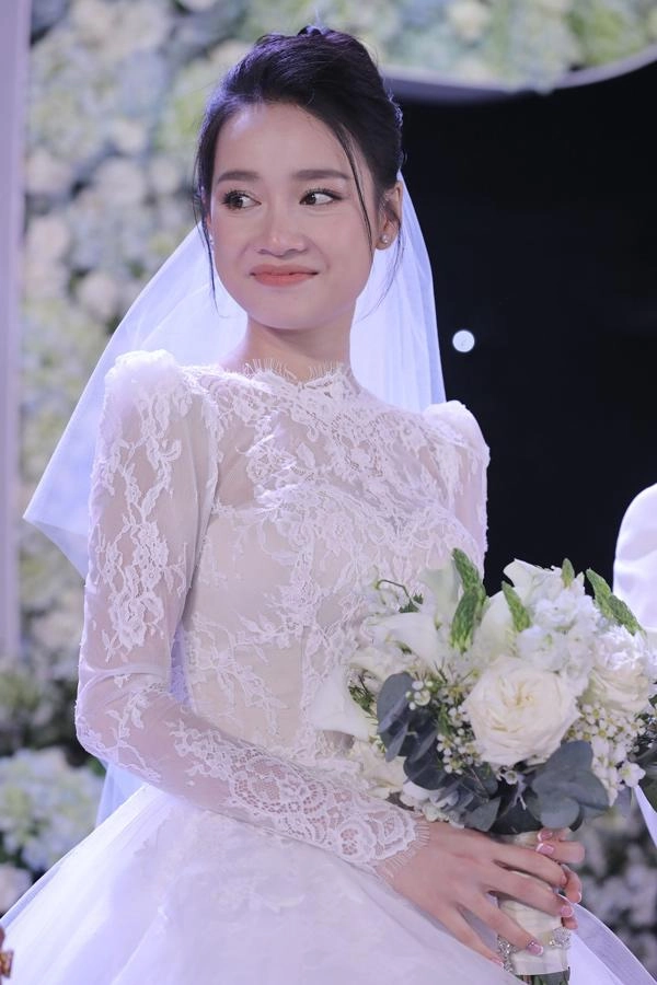 Điểm khác lạ của nhã phương trong ngày cưới khiến mọi người suýt nữa không nhận ra cô
