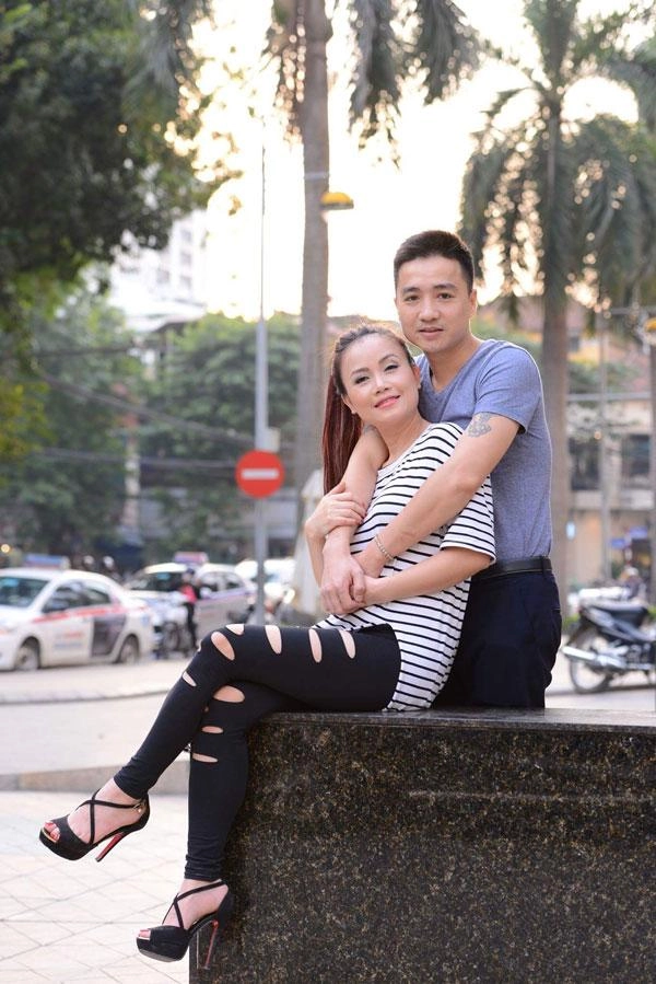 Diễn viên u50 nổi như cồn với 4 lần cưới chồng đẻ 3 lứa vẫn bị nhầm là bạn con