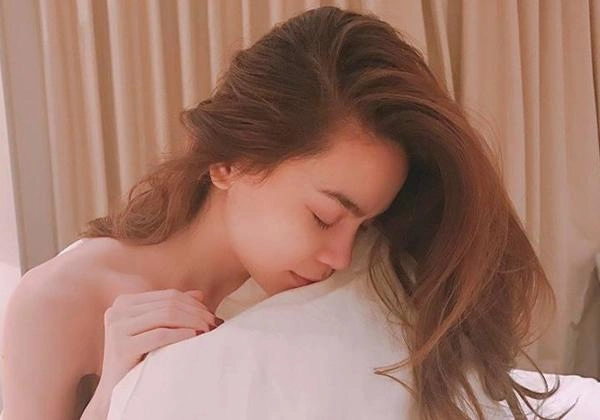Đọ mặt mộc 2 mỹ nhân đẹp nhất việt nam và phillipines chẳng ai chịu thua kém ai phân nào
