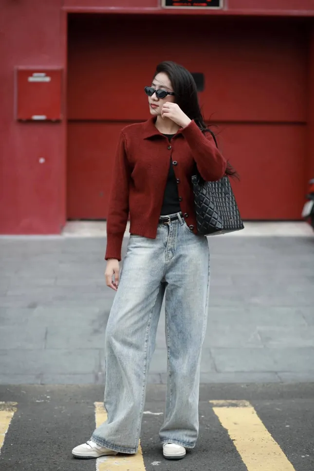 Đọ phong cách thời trang của 2 cô gái tên linh vừa đăng quang hoa hậu chênh 3 tuổi nhưng giống nhau một điểm