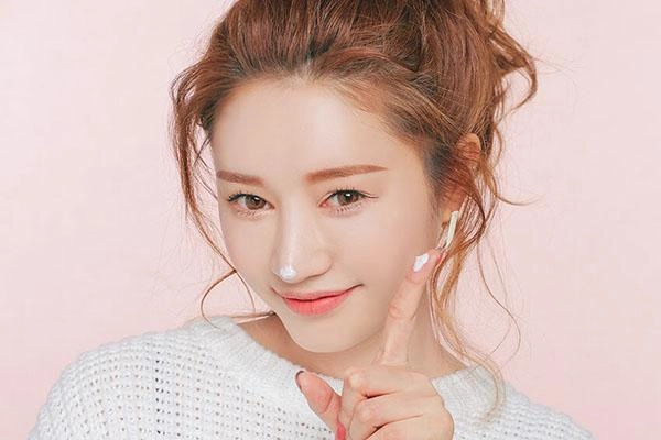 Đọc xong 15 điều sau bạn sẽ không ngờ được chúng ta hay mắc những lỗi này khi trang điểm