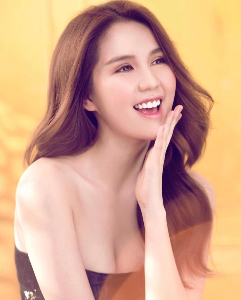 Dù mũi chẳng cao và thon nhưng loạt sao vẫn nhất quyết không đụng chạm dao kéo