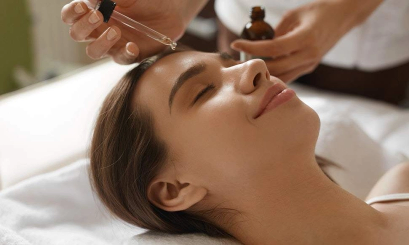 Đừng bỏ lỡ 5 loại serum giúp da căng bóng trong chu trình chăm sóc da mùa đông của bạn