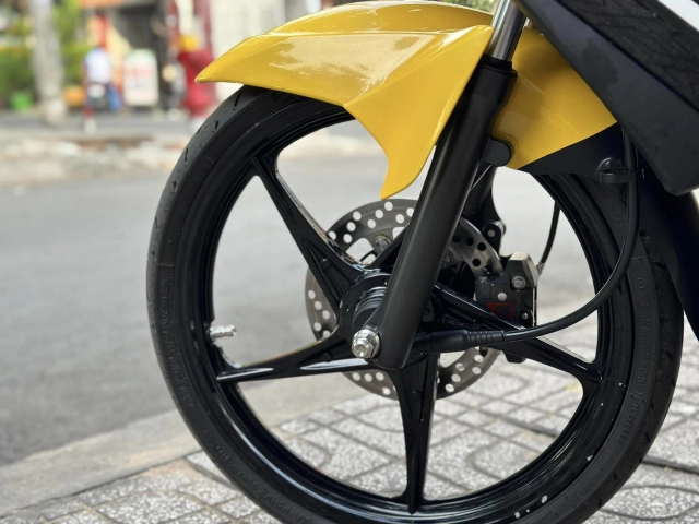 Ex 135 độ dàn tay lái thời thượng ăn đứt nguyên bản về mặt thẩm mỹ