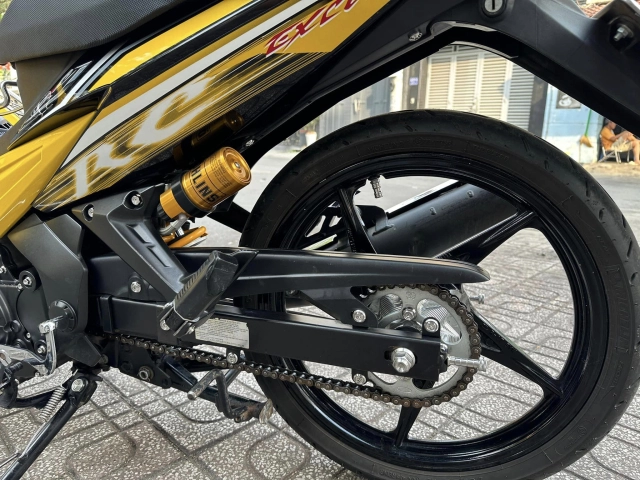 Ex 135 độ dàn tay lái thời thượng ăn đứt nguyên bản về mặt thẩm mỹ