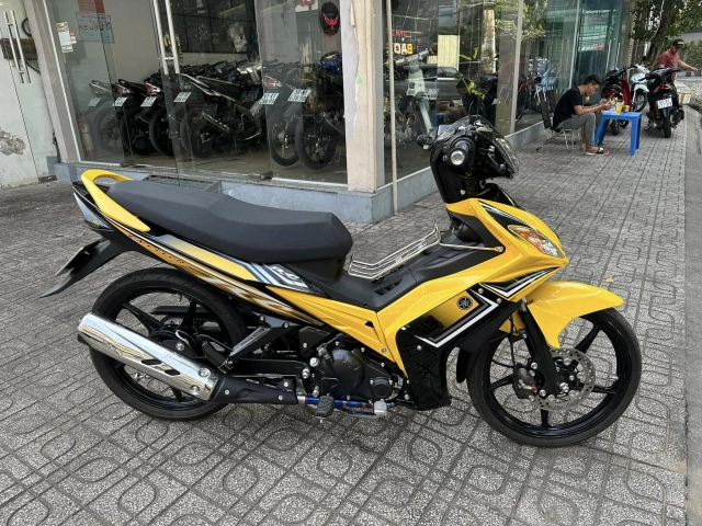 Ex 135 độ dàn tay lái thời thượng ăn đứt nguyên bản về mặt thẩm mỹ