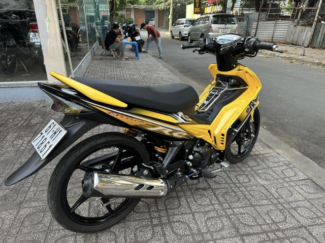 Ex 135 độ dàn tay lái thời thượng ăn đứt nguyên bản về mặt thẩm mỹ