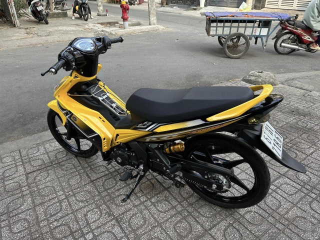 Ex 135 độ dàn tay lái thời thượng ăn đứt nguyên bản về mặt thẩm mỹ