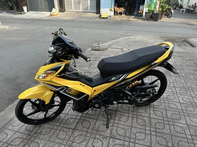 Ex 135 độ dàn tay lái thời thượng ăn đứt nguyên bản về mặt thẩm mỹ