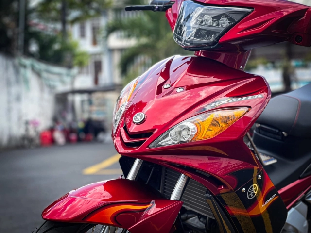 Ex 135 độ đi ngược trào lưu với dàn chân bất hủ
