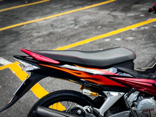 Ex 135 độ đi ngược trào lưu với dàn chân bất hủ