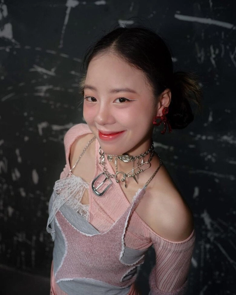 Gái xinh 2k5 hot nhất mxh những giờ qua nhan sắc chuẩn gái hàn gout ăn mặc sành khỏi bàn